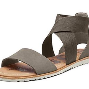 Sorry Criss Cross Ella sandals sz 7 olive green